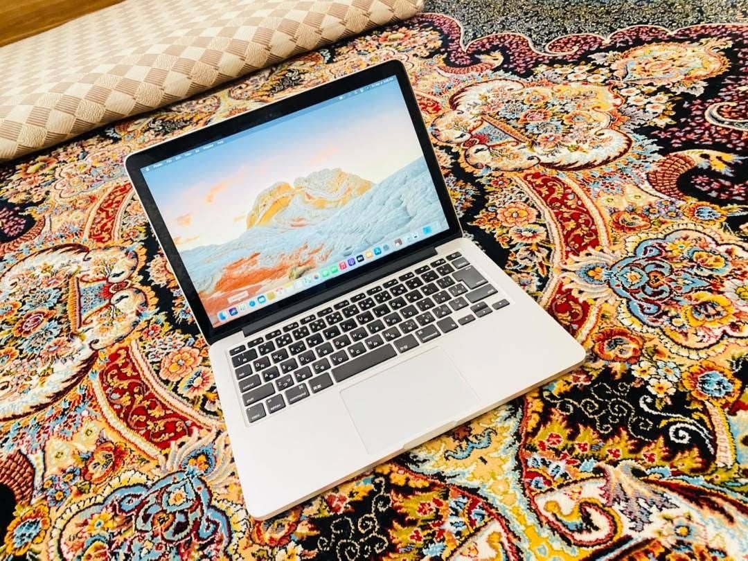 Urgent sale, urgent need for money, Apple laptop bracelet