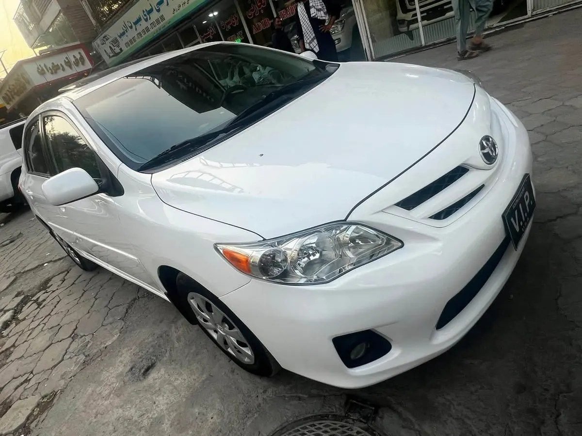 Toyota Corolla LE model 2013 white tp dar dst afghanstan