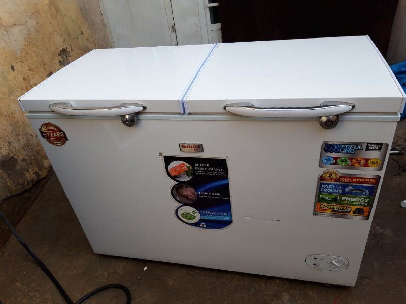 Hello, selling refrigerators and freezers at the contact number 0798279350