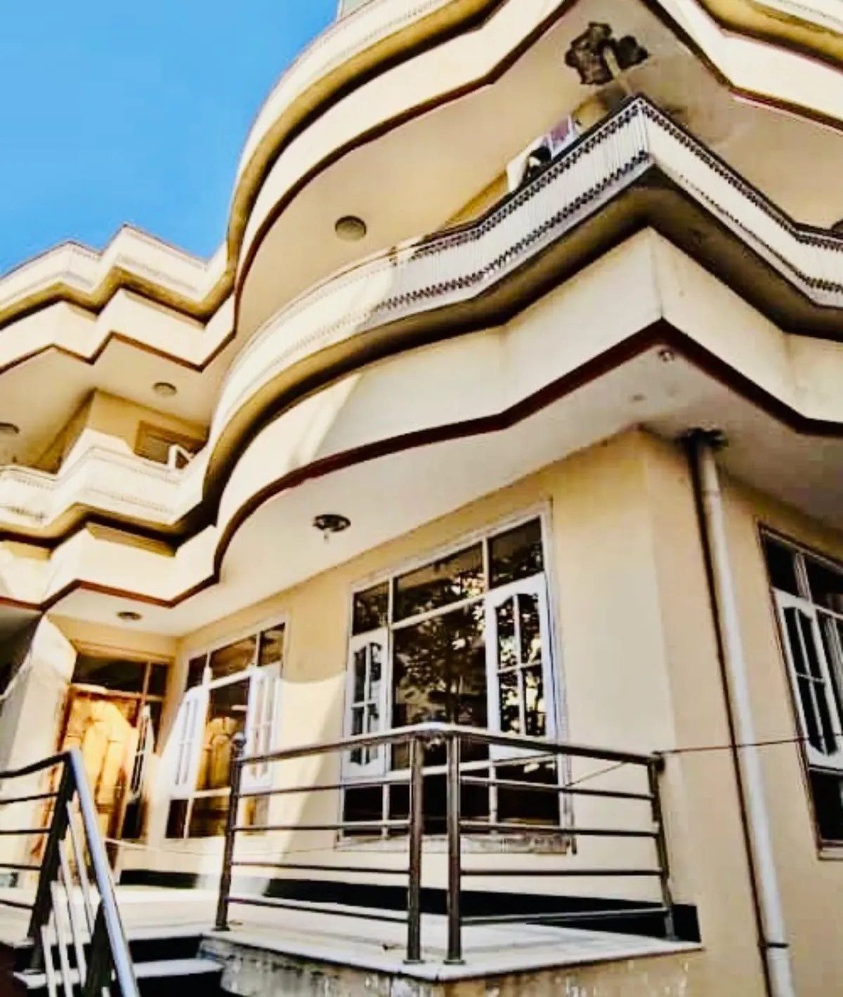 tamir chhar mnzlh kraii VIP with thkoi and 12 room in karth chhar