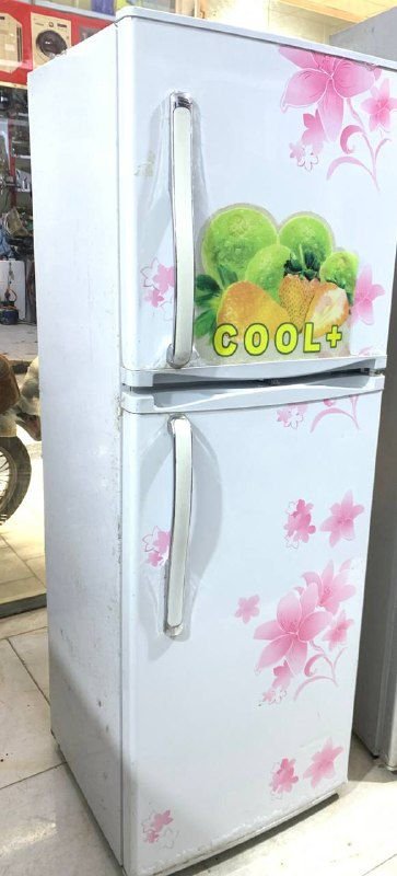 Selling a clean and healthy used refrigerator