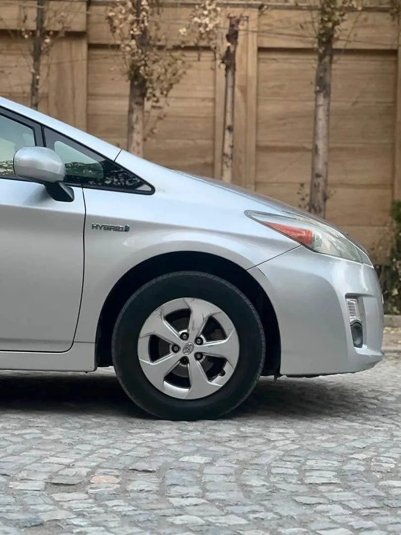 Toyota prios amrikaii 2010, silver, mktob Kabul