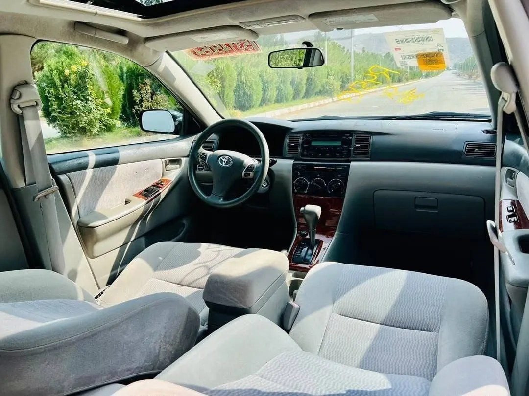 Toyota Corolla 2005, black, taupe