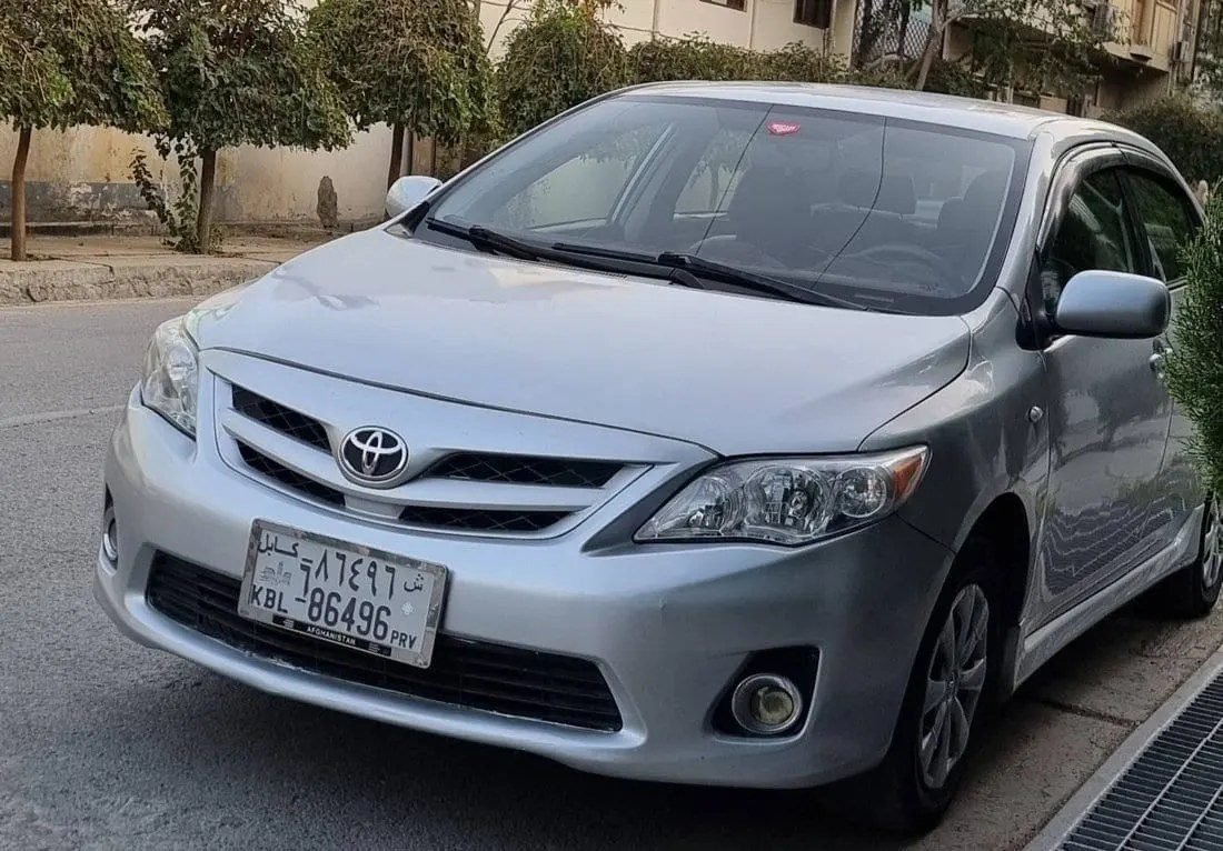 Toyota Corolla 2013 Gulf Silver, Automatic, 86,000 km