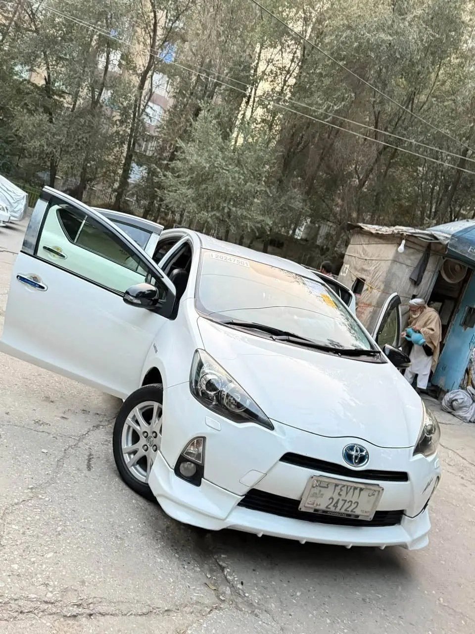 Toyota Aqua 2014, pearl white, full options, no maintenance, 104,000 km