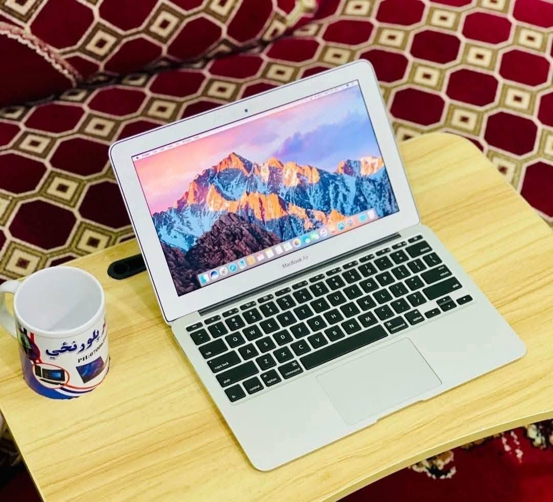 Very urgent sale of American Apple laptop