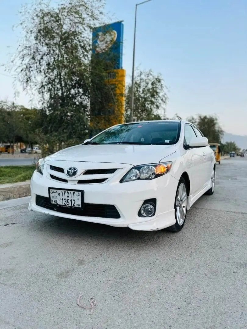 Toyota Corolla 2013 amrikaii S Class automatic white