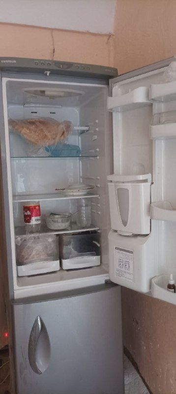 Urgent sale of clean Iranian refrigerators due to immigration