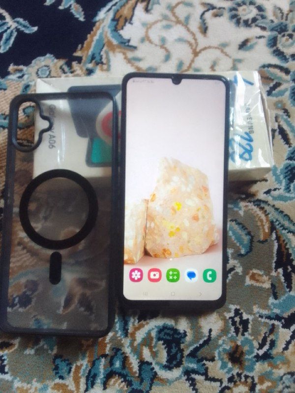 A06 phone for sale, it has a carton, Iran registry, memory 128, RAM 4, the phone is new, not used much, the price is 5 thousand, 0798960750