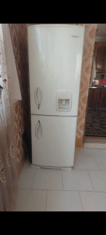 Emerson fridge freezer is healthy and clean