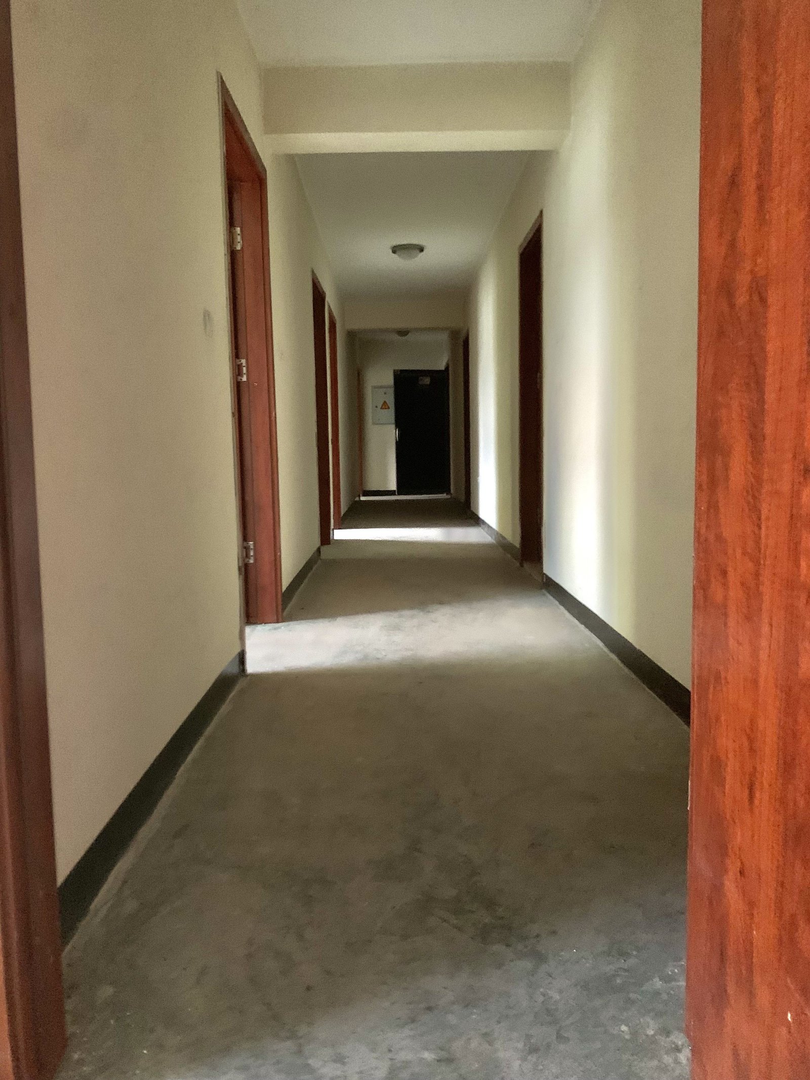 5 Room VIP Apartment for Sale
