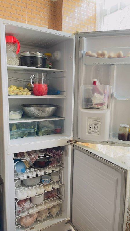 An Iranian refrigerator is in good condition and has no problems at all. The cutlery is good. The price is 12,000 thousand. Call 0799294595.