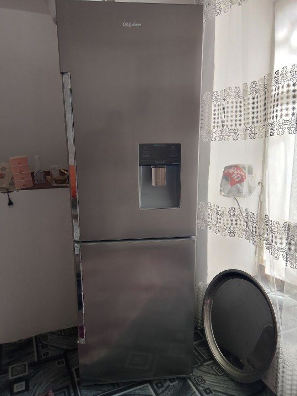 Selling refrigerator with vacuum cleaner 0729976781