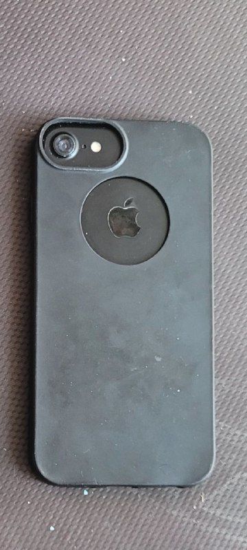 Urgent sale of simple iPhone 7, SIM lock, only the glass is a little broken, everything is fixed, memory 128, price 1000