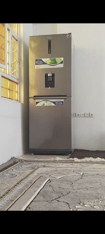 The new refrigerator has not been removed from the plastic cover, it is very clean, with a guarantee of a fixed price of 20,000