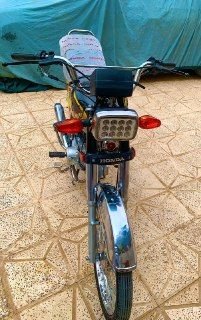 Sale of Pakistani Seventy motorcycle, black color, model 2025, price 23500, fits well, contact number 0790852468