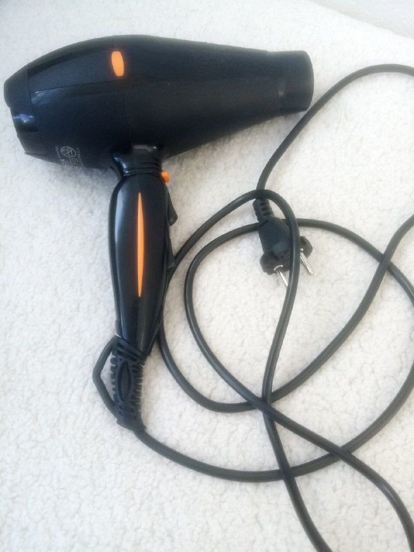 Super strong hair dryer for hairdressing salon with heavy powerful motor with a one week warranty, in case of any kind of defect or re-delivery, you can get it back without any questions along with the carton.
