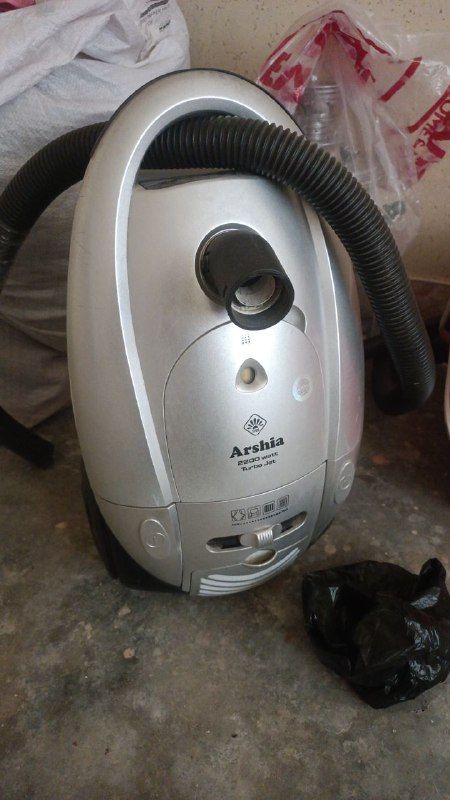 Iranian Arshaya model vacuum cleaner