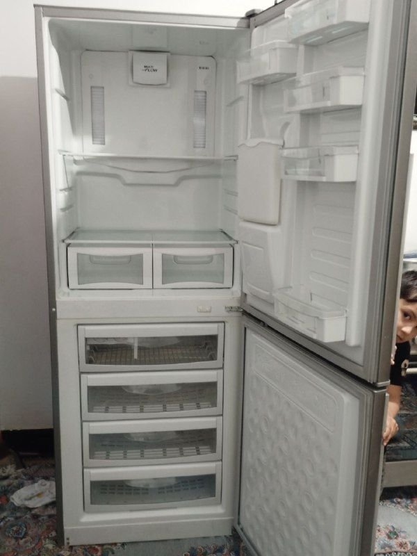 Urgent sale of Forouzan refrigerator