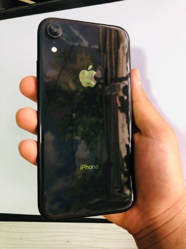 Hello, I am selling the iPhone XR phone, sim lock, the ring goes from one side of the phone, but it does not ring