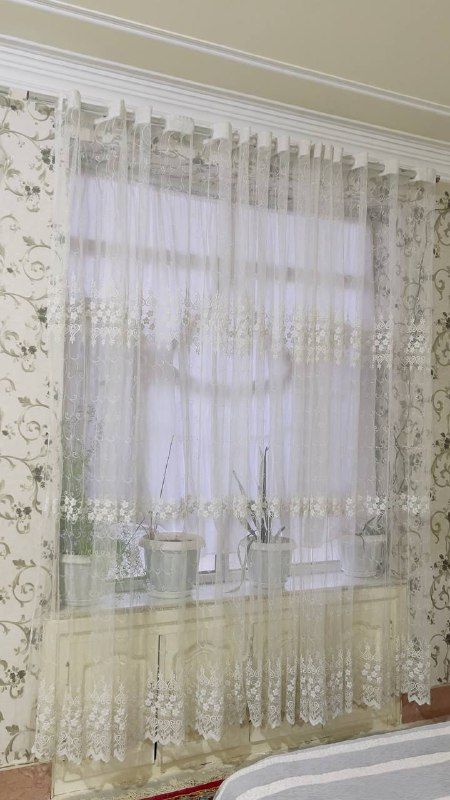 There is a lot of curtains for the house along with the curtains. The price is 3000 thousand. Call 0799294595.