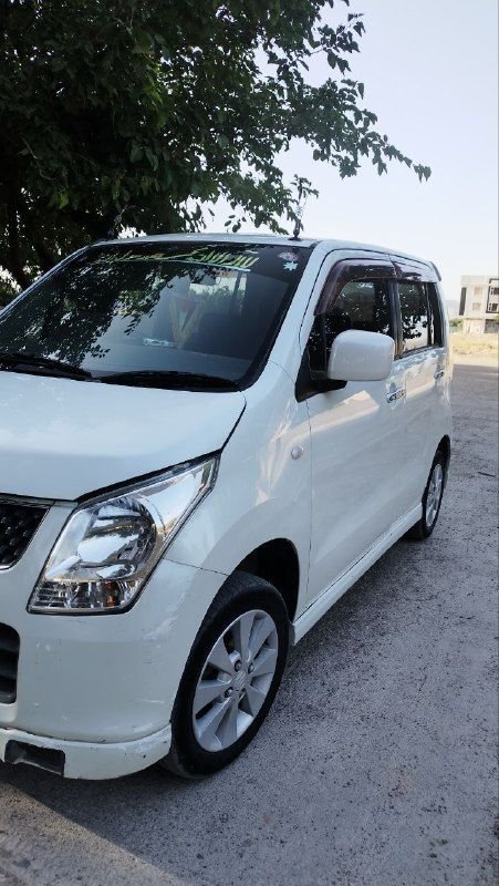 In the name of God, the Merciful, Merciful, auction, auction, armor auction, market price of Wagner container car, very new, cooler, active heater, company jar, full, without color, excellent sound system, ministerial car, check, very low consumption, with warranty, very new for 10 til, 220 km, with warranty