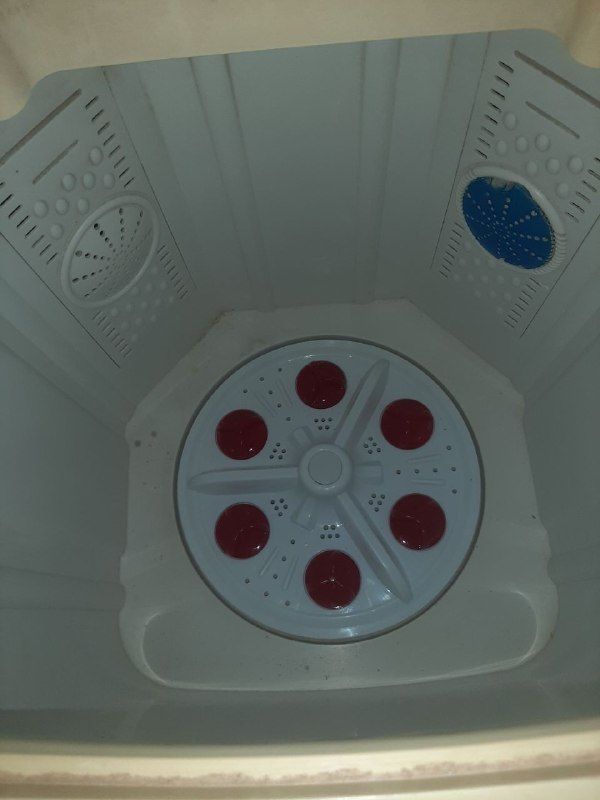 Washing machine in good condition with a guarantee of 2,000 without a chin