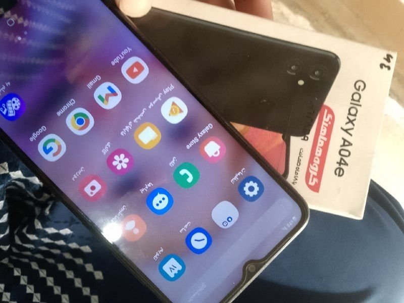 Selling Samsung A04 mobile phones