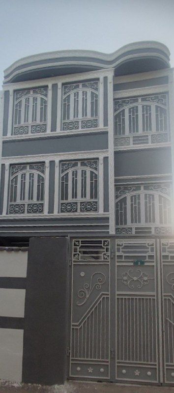 Two and a half story house for rent, clean and tidy