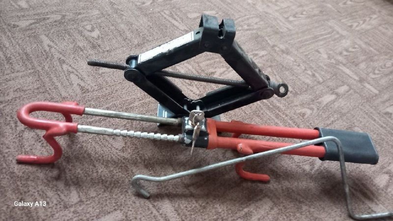 New chain lock motor jack