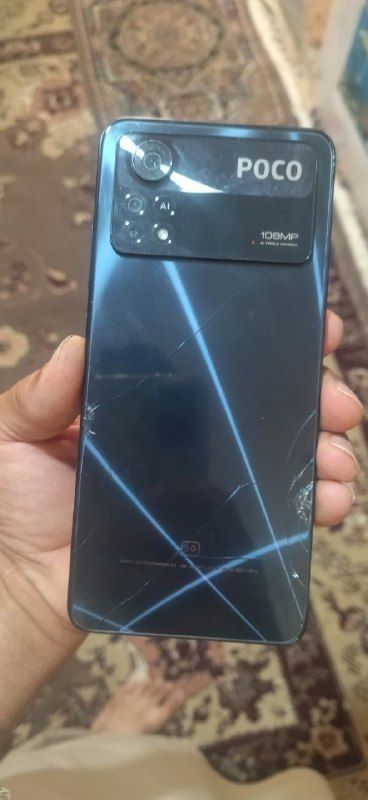 Urgent sale of Pokuwax 4 Poro 256 pocket phone, price 4000 thousand, number 0794757342, 0785441310