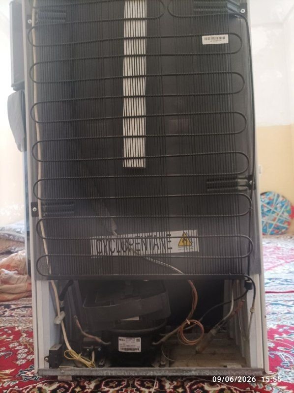 Emrsan refrigerator, an Iranian brand, without scratches, used for less than six months, very clean. The refrigerator door is glass. It is offered with a guarantee. The price is 12500 Afghanis.