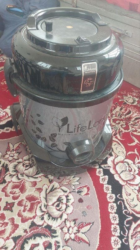 New, unused vacuum cleaner