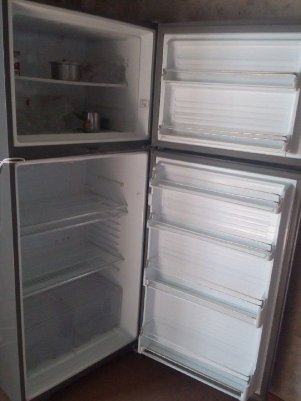 Davlins gas company refrigerator, price 20000, good condition, 0795809361