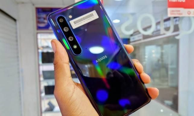 SHARP AQUOS R5G