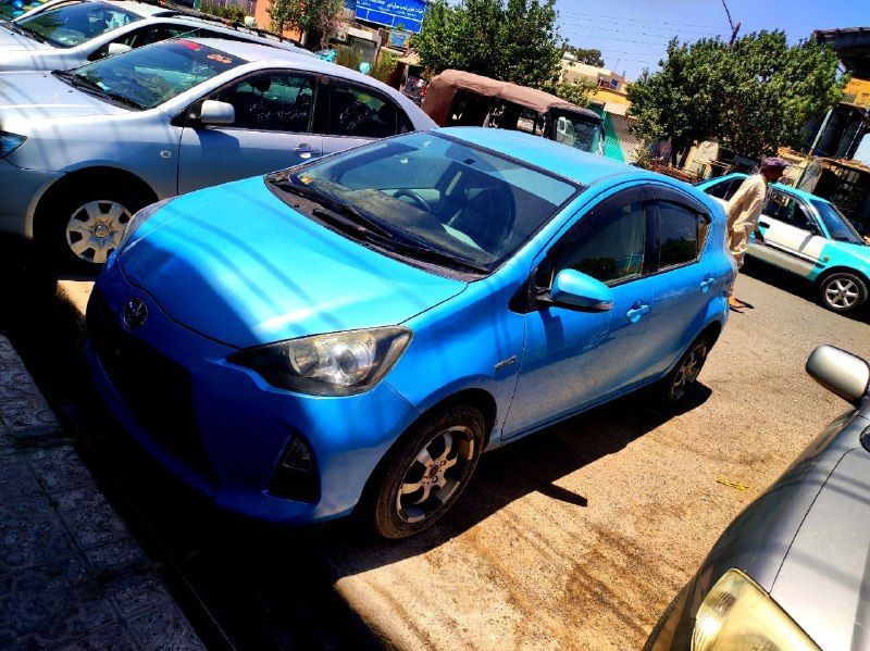 Selling Aqua cars in containers