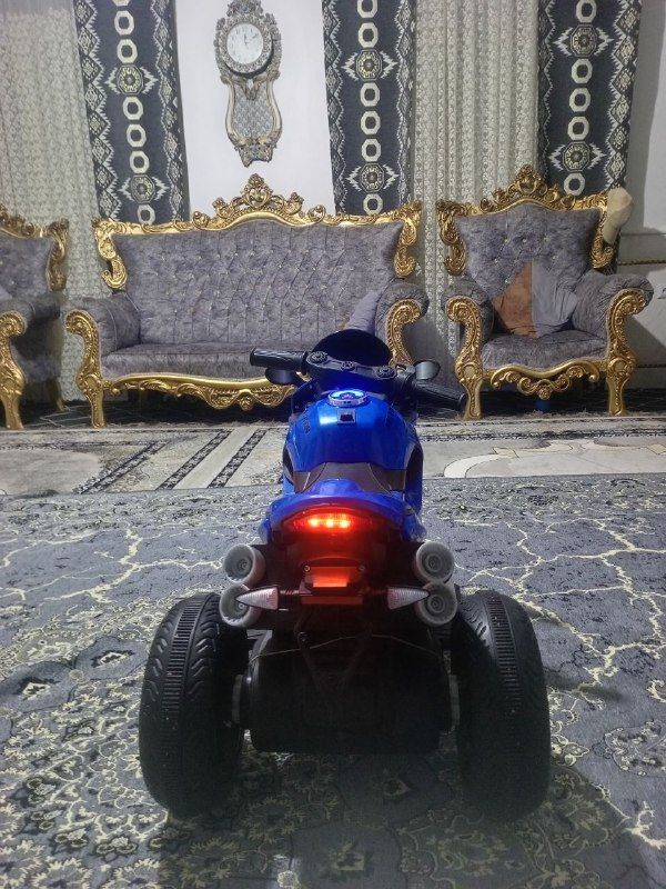 Urgent sale of an electric tiller with 2 strong motors and a 24-hour battery. Urgent price: 5 thousand. 0706252960