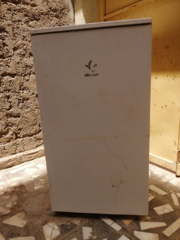 There is a refrigerator for sale. Anyone want to send a message to 0796918223