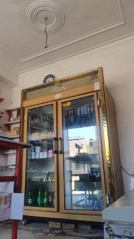 Urgent sale of a supermarket showcase refrigerator