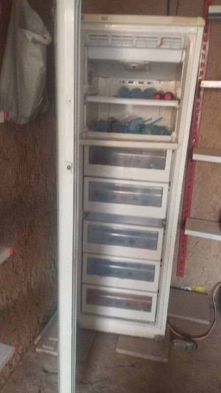 This fridge freezer is for sale. The price is 8,000 with a small amount. 0794877320