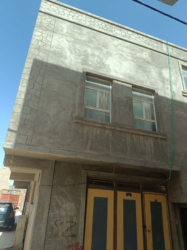 Urgent sale of a two-story house in Sar Donbash, address: Hashemi Road, Tile Furosha Baraman, land size: 90 meters