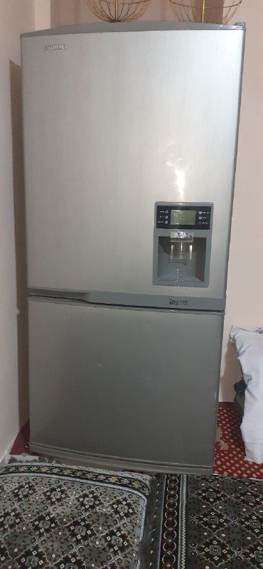 Hello friends, 26 feet refrigerator is for sale with warranty, contact number 0729446172