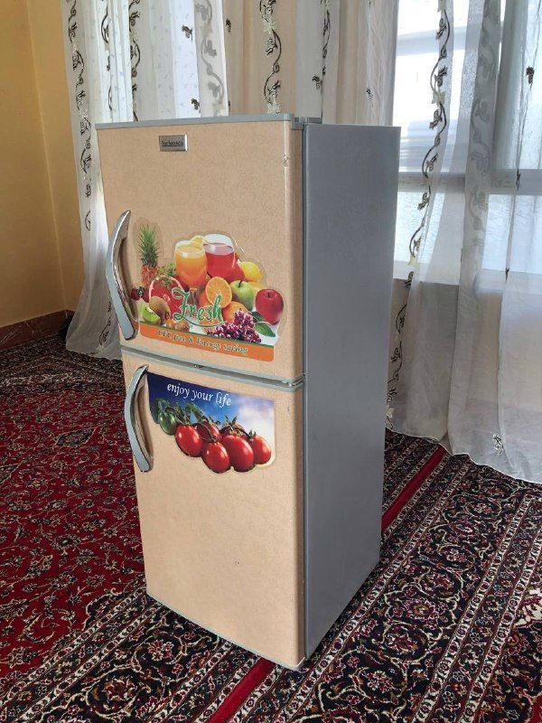 Selling a new, clean, completely healthy refrigerator