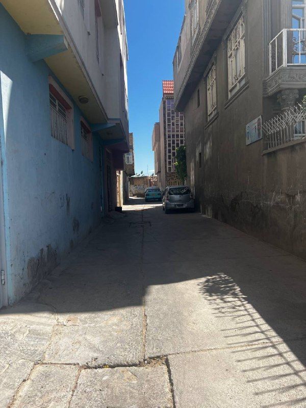 A mortgaged house in a location that has not reached the intersection of Eb Berdeh, Kuche Gholwar, near the main road, at a price of three and a half lakhs