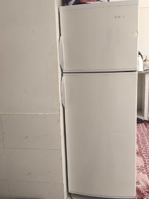 Amersan refrigerator, clean, gas, and the company's engine worked under warranty, the price is 10,000, call 0799707095