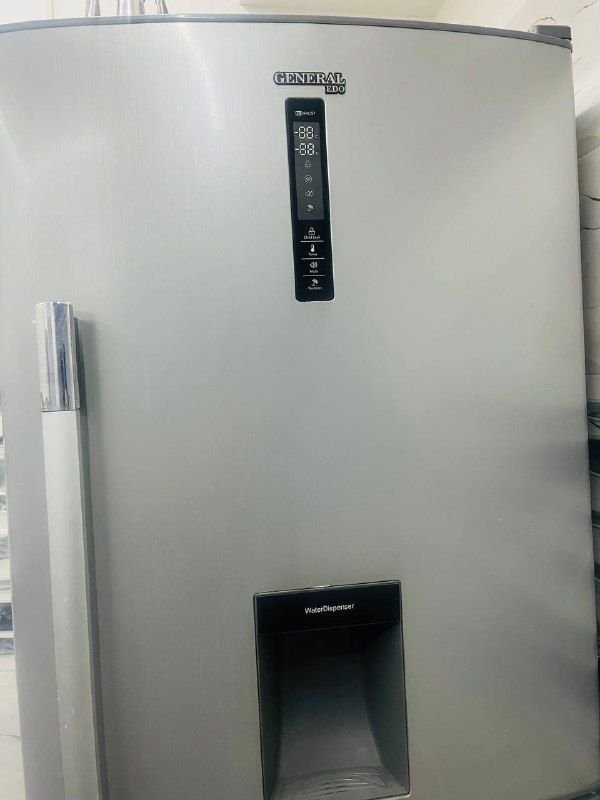 Hello, selling a clean refrigerator. 17500 was suitable